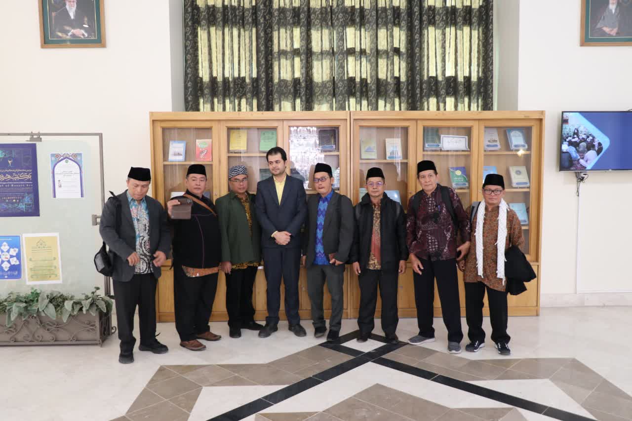 بازدید اساتید دانشگاه اندونزی از بنیاد پژوهش‌های اسلامی آستان قدس رضوی